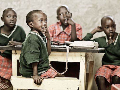 Knížky a knihovny pro Maasai Academy