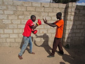 Boxerská tělocvična pro mladé lidi v Zambii